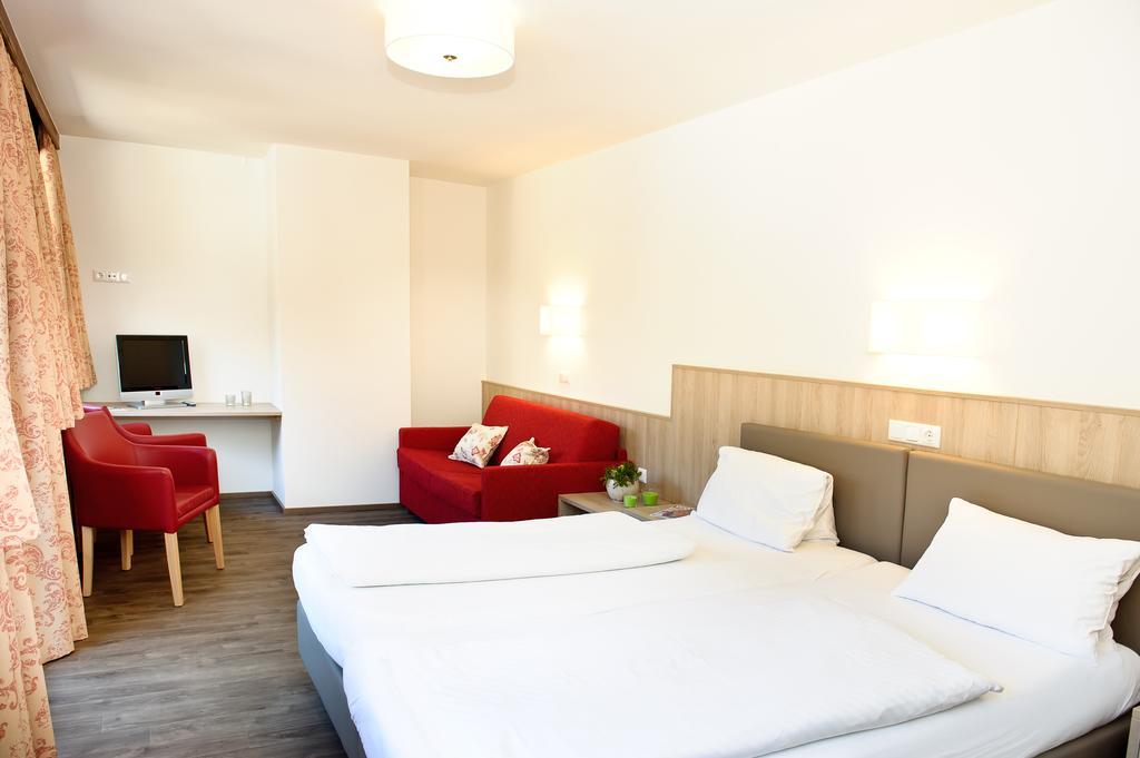 Gasthaus Bacher Hotell Sankt Johann im Pongau Rom bilde